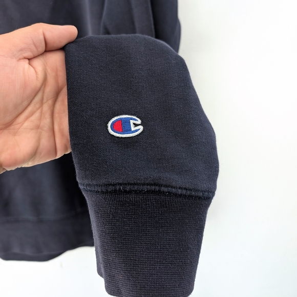 Champion Unisex Embroidered Navy Sweatshirt ~ Size Small (Men) - Picture 5 of 9